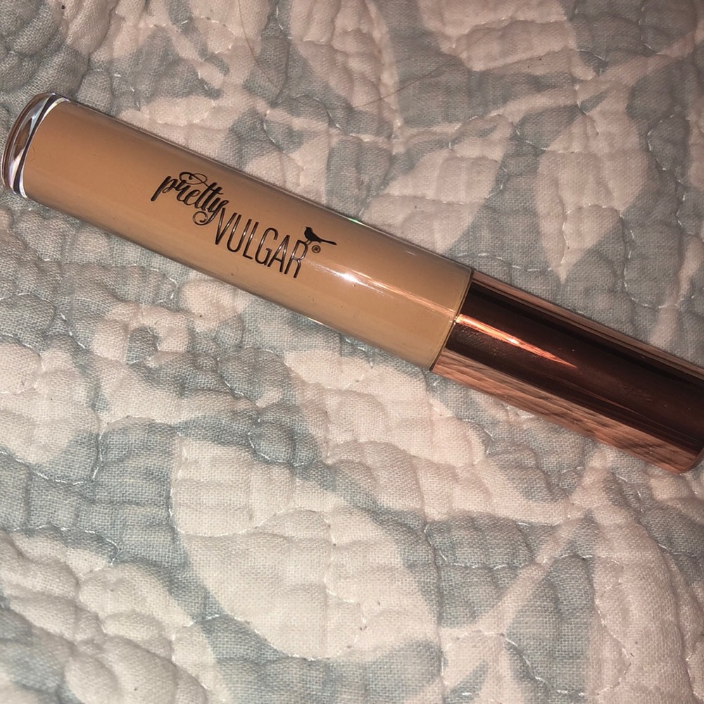 3/$20- Brand new Pretty Vulgar concealer